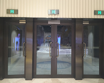 恒保防火玻璃門(mén)專家教你區(qū)分常開(kāi)式防火門(mén)和常閉式防火門(mén)